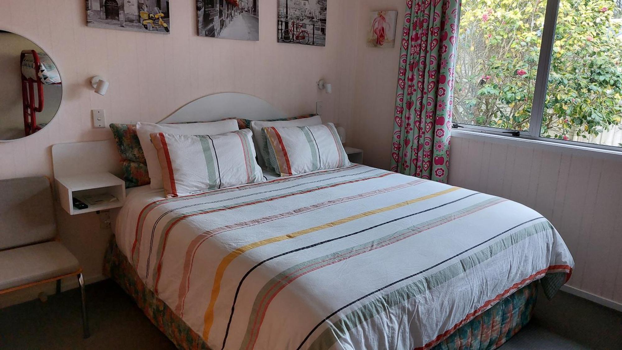 Bed And Breakfast Happy Home Taupo Accommodation Экстерьер фото