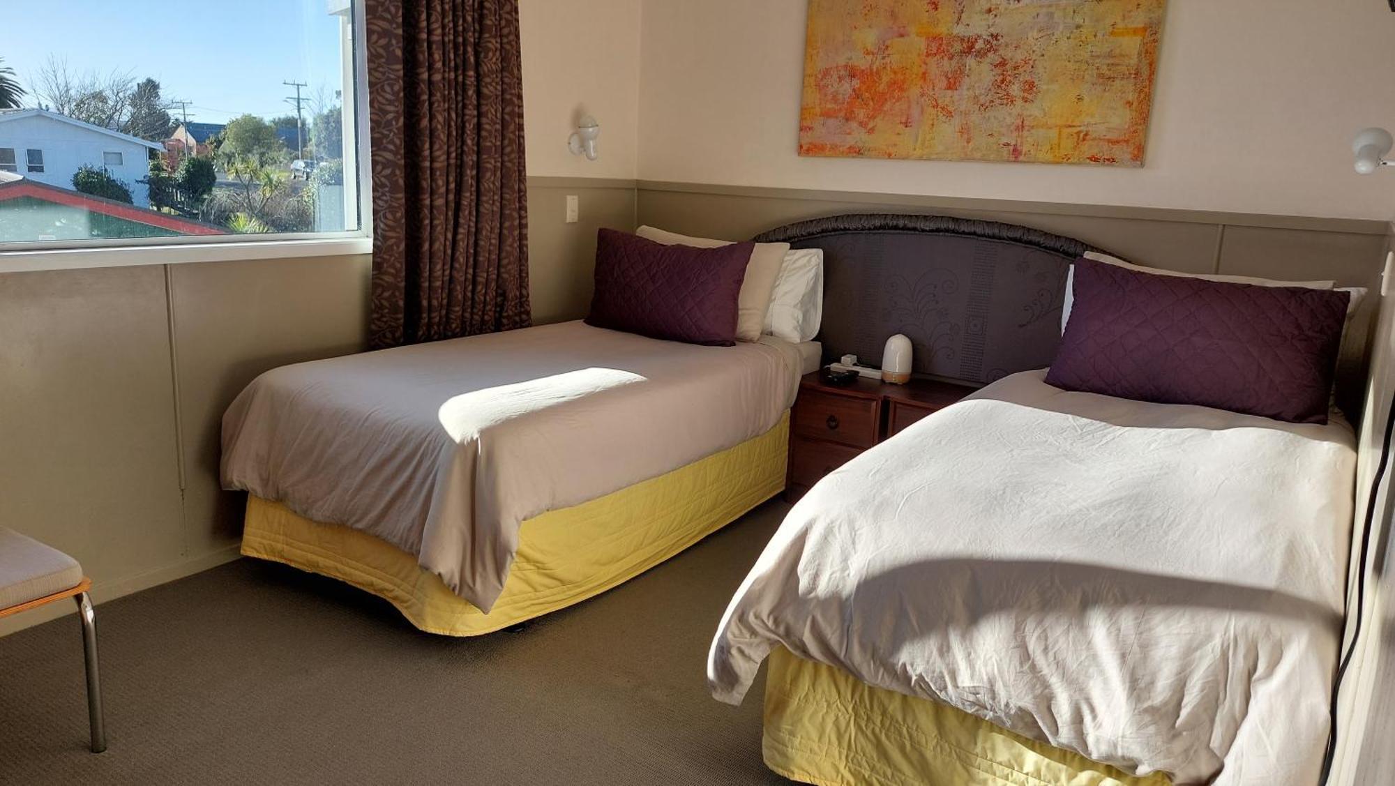 Bed And Breakfast Happy Home Taupo Accommodation Экстерьер фото