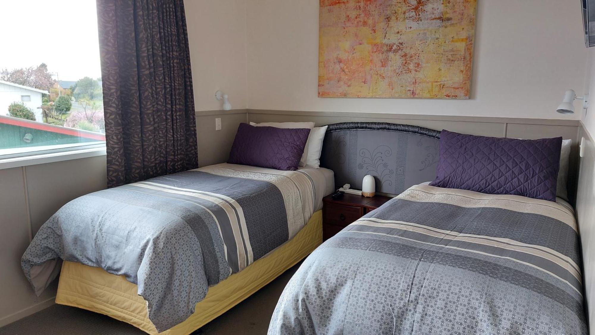 Bed And Breakfast Happy Home Taupo Accommodation Экстерьер фото